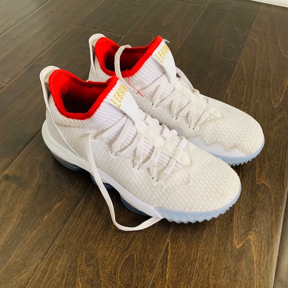 lebron 16 low white
